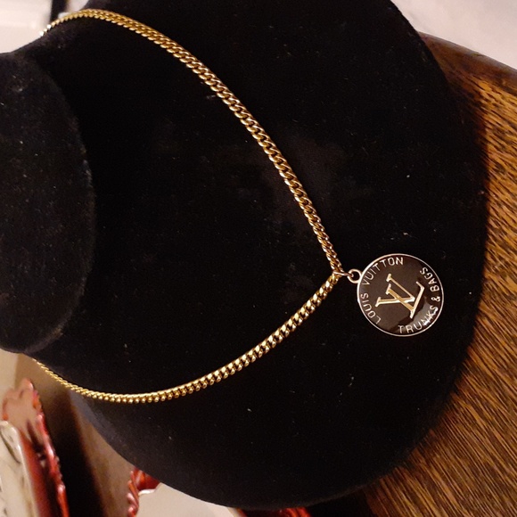 CHARM/ UNBRANDED 18" 18K GOLD PLATED CHAIN AUTHENTIC - Picture 2 of 4